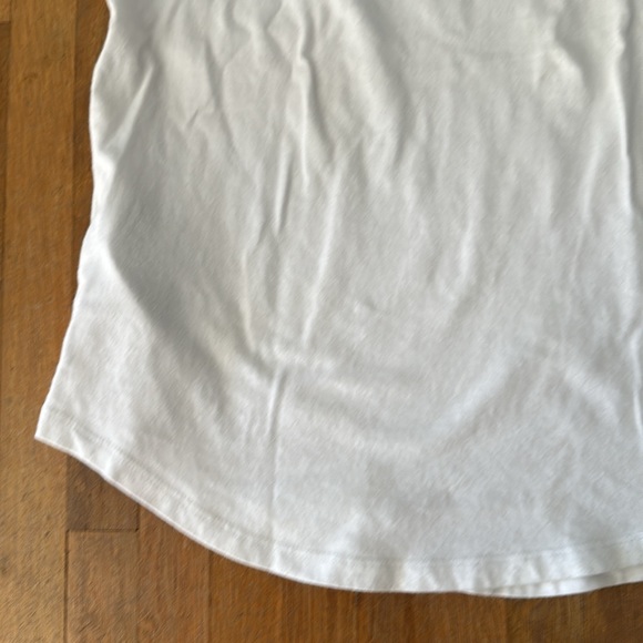 *last chance!!* Abercrombie & Fitch | Women’s white cap sleeve top, rounded trim - Picture 12 of 15